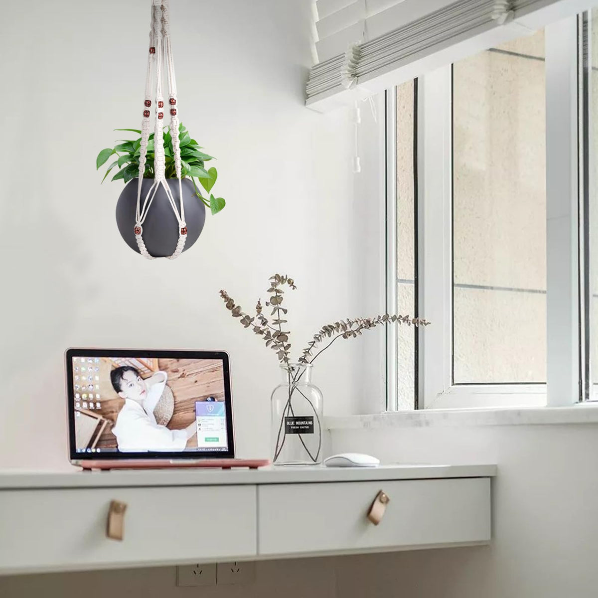 Necamocu indoor-outdoor plant holder elevates any space with subtle elegance.