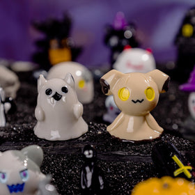 Nerfcareani black-cat figurine provides festive Halloween accents