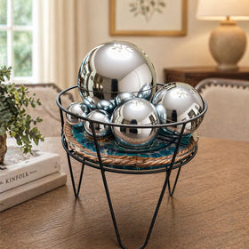Nerien gazing ball serves as a photography prop for scenic shots.