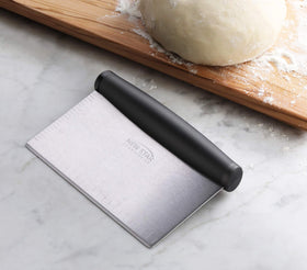 New Star Foodservice 1029161 perforated blade promotes grease drainage during cooking