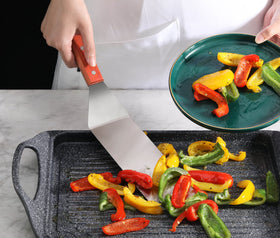 New Star Foodservice 36336 14-5 inch length keeps hands away from heat