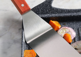 New Star Foodservice 36336 easy-clean design aids maintenance in busy kitchens