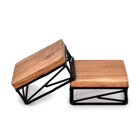 NIRMAN Riser Square on-counter display showcases items neatly and accessibly.