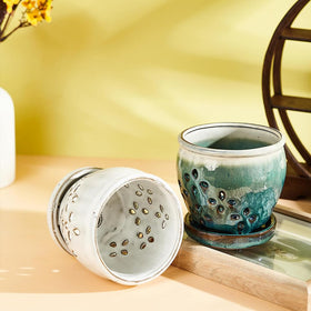NiSevenLiving white-green ceramic appearance complements indoor and outdoor decor.