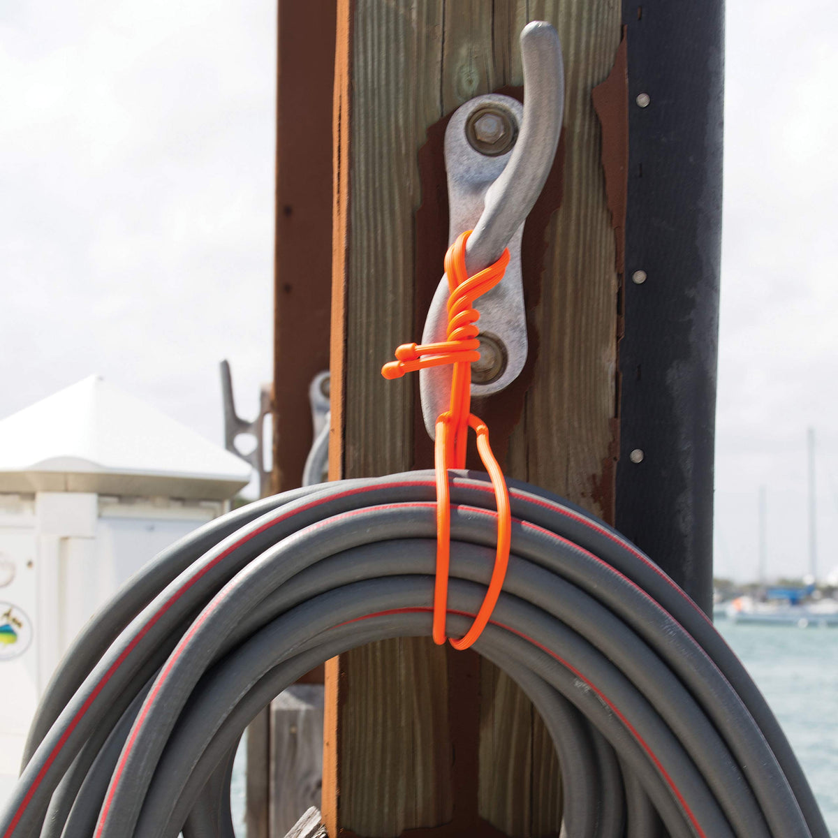 Nite Ize Gear Tie reusable design reduces waste and supports DIY projects.