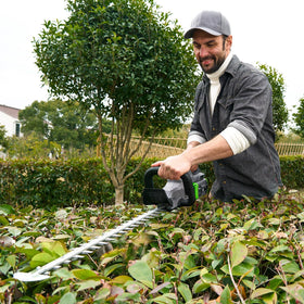 NovorikX safety goggles and gloves included for secure trimming