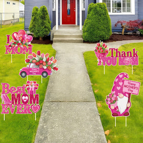 Oelirsy love mom yard sign conveys warm sentiment for gardens