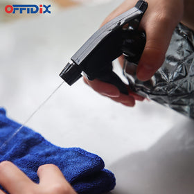 OFFIDIX pet spray for cats and dogs for light grooming.