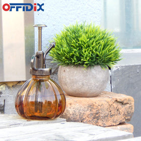 OFFIDIX ring-finger holder design enables easy one-handed misting