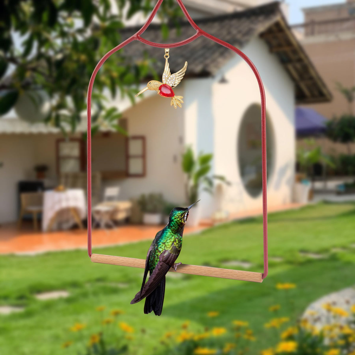 Ohmique Hummingbird Swing’s wooden dowel and metal frame balance comfort and durability.