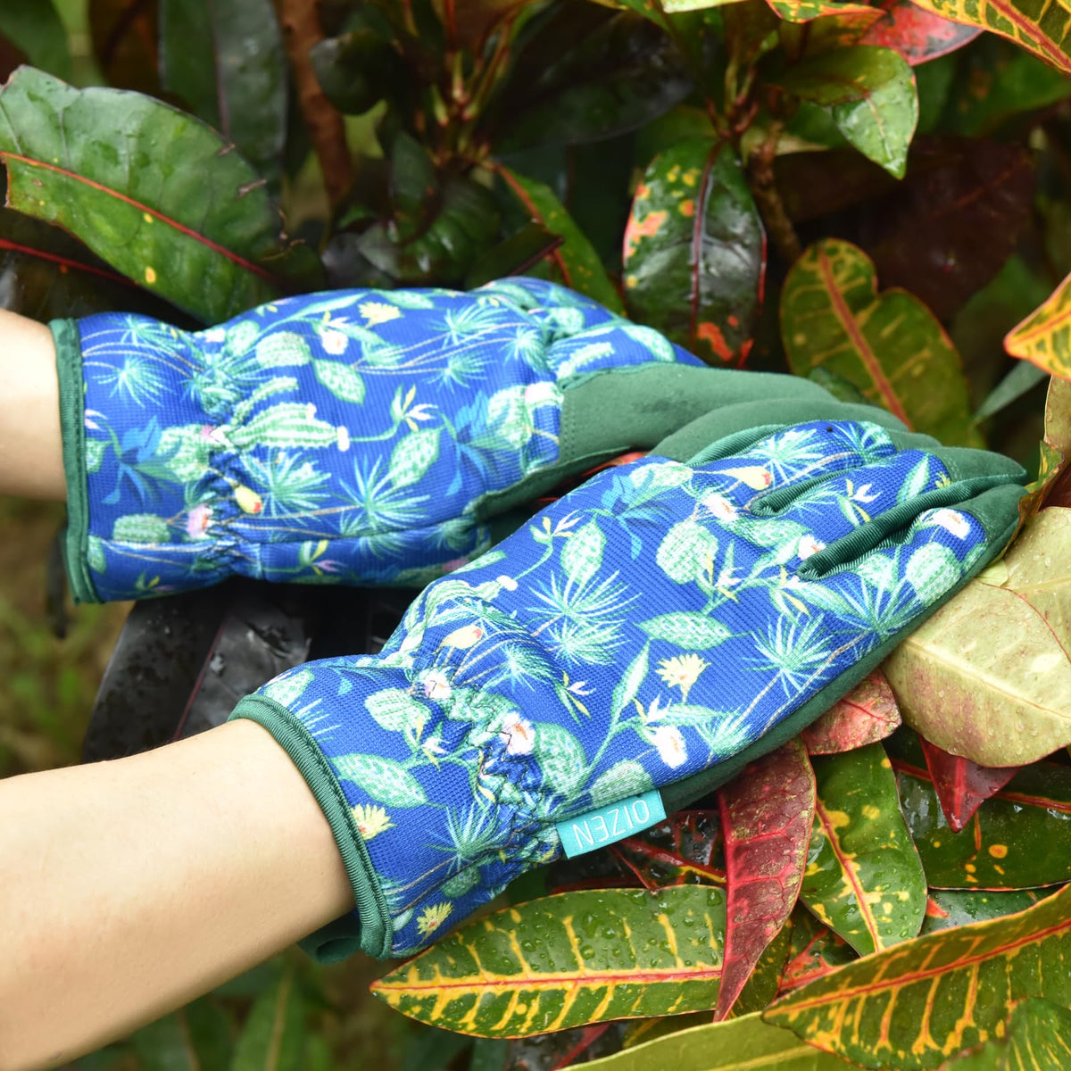 OIZEN breathable microfiber and polyester materials keep hands cool and dry.