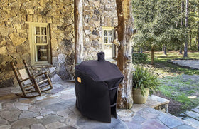 All-weather protection keeps the smoker clean and dry during outdoor cooking.