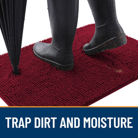 OLANLY mat captures dirt and mud from muddy paws near doors