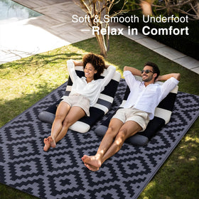 OLANLY lightweight rug folded for camping and picnics