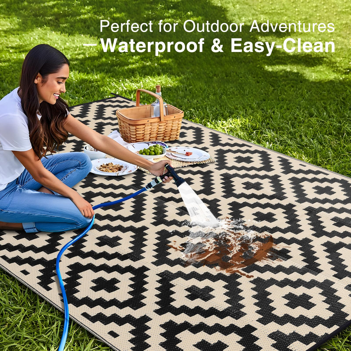 OLANLY rug with UV coating resists fading in bright sun during outdoor gatherings