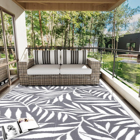 OLANLY stain-resistant outdoor carpet handles spills during picnics