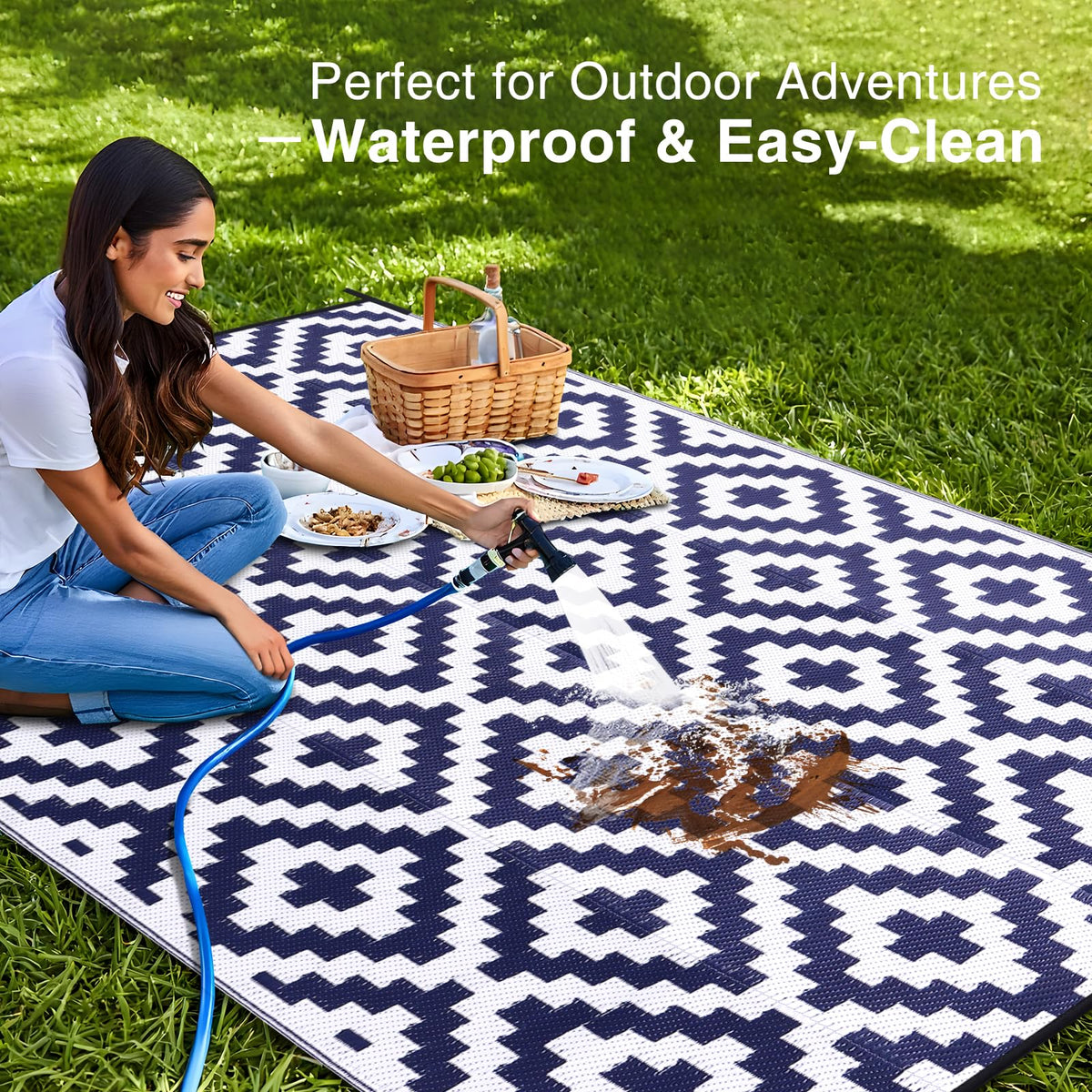 OLANLY UV protected patio rug maintains bright navy and white colors