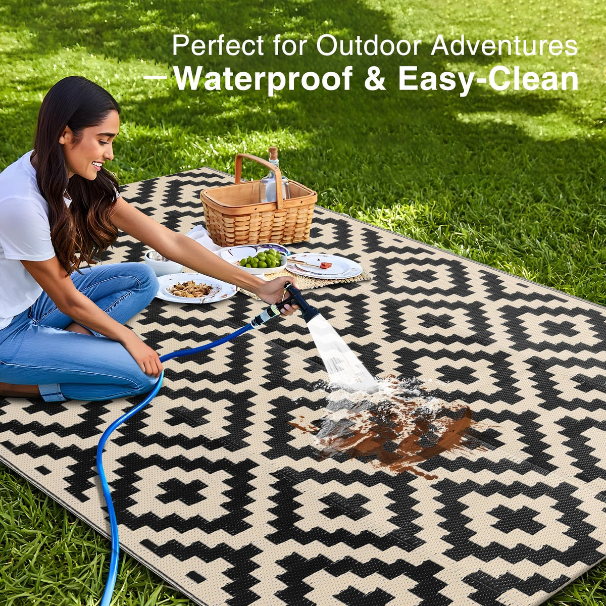 OLANLY reversible outdoor rug with geometric pattern for quick style updates.