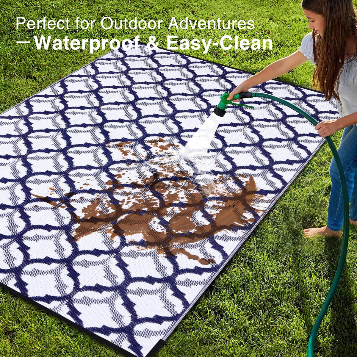 OLANLY waterproof outdoor rug suitable for rain and spills.