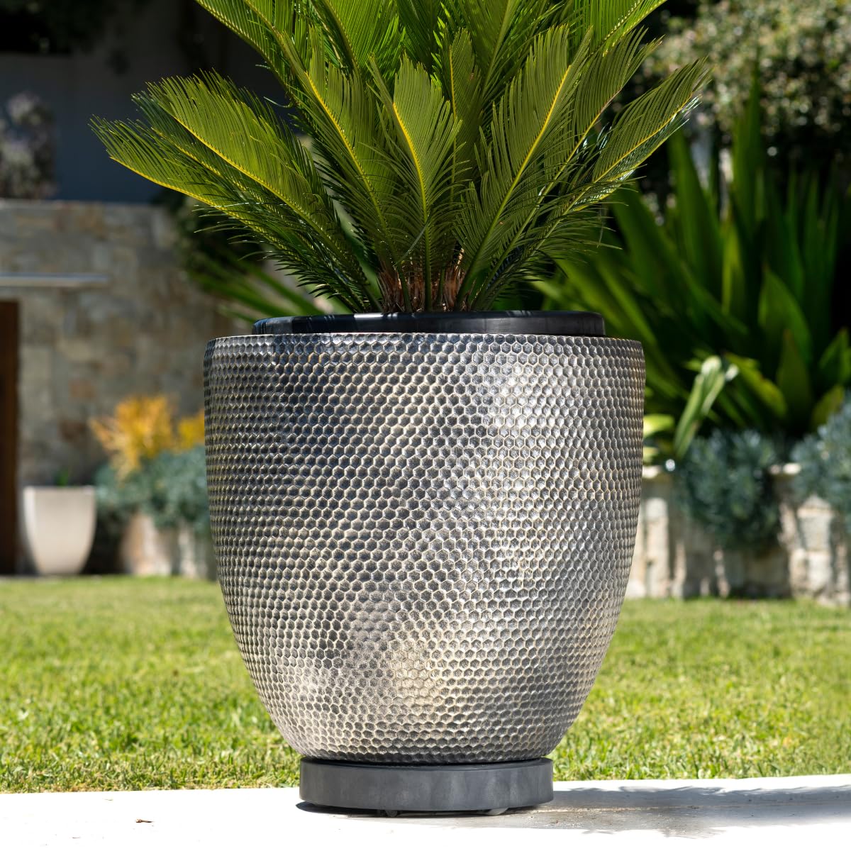 Omnia Plant Glider weather-resistant polypropylene construction resists cracking and rust.