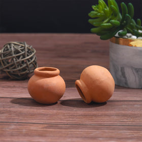 ONEST terracotta-style flower pots for realistic, decorative mini gardens and craft projects.