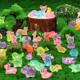 Onsioesd durable resin figures resist moisture and fading