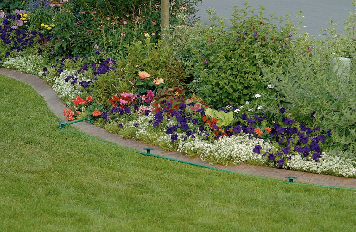 Orbit 58189 green spike blends with lawn and garden aesthetics.