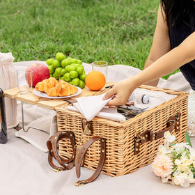 OrgaNatureQueen insulated storage compartment for outdoor meals and drinks