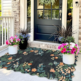 Othilic machine-washable door mat keeps dirt easy to remove.