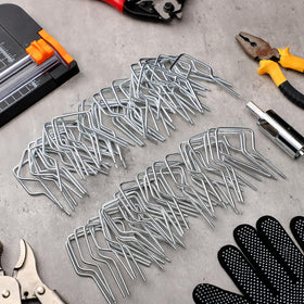 Otoolling silver galvanized clips withstand weather for long use.