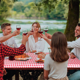 Oudain vinyl waterproof tablecloth with flannel backing prevents slipping during outdoor meals