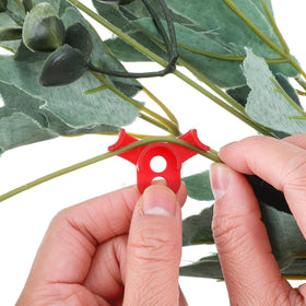 Ouligay circle-style green clips provide gentle support for vines