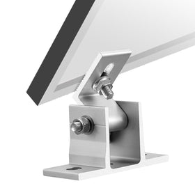 Oungy boat mounting adapts to marine surfaces for off-grid use.