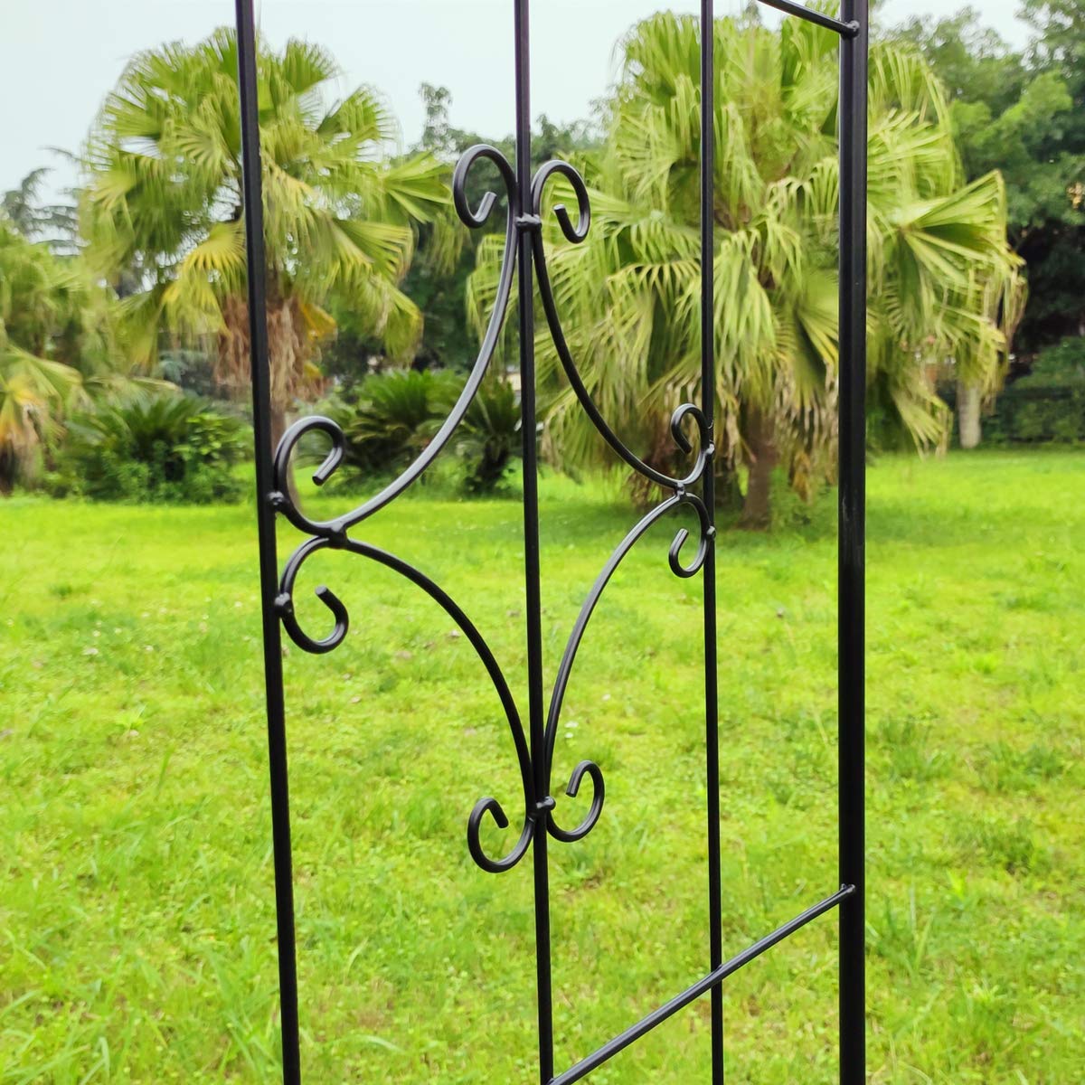 OUTOUR secure-ground stake-base keeps plants upright in windy conditions.