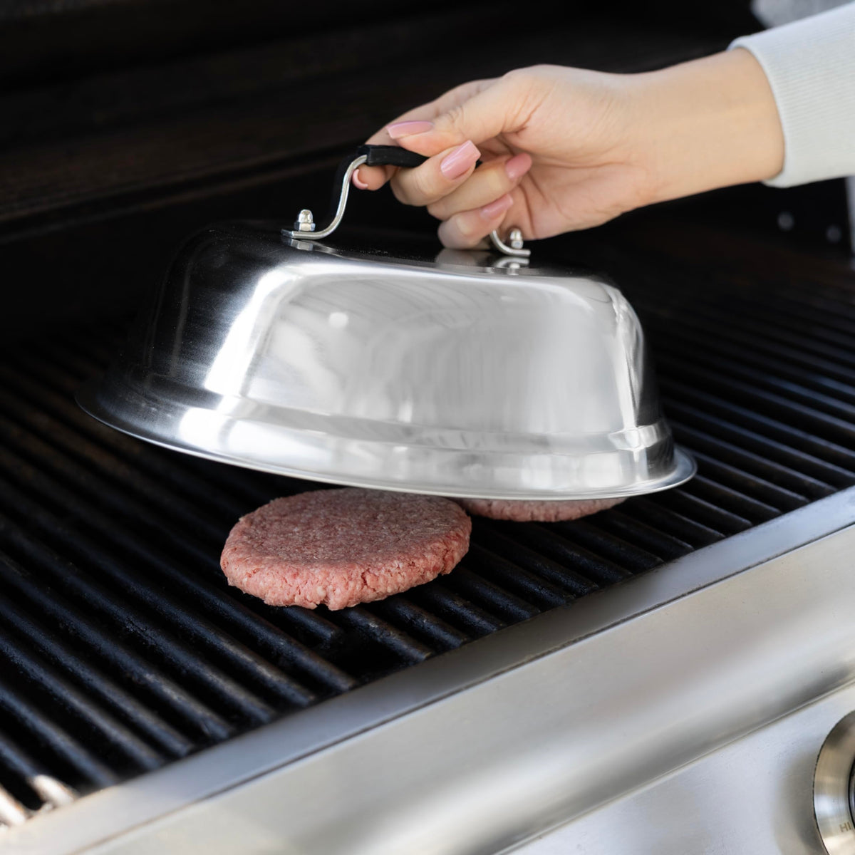 Outset wide-diameter cheese dome 10.75-inch fits two burgers for even melt.