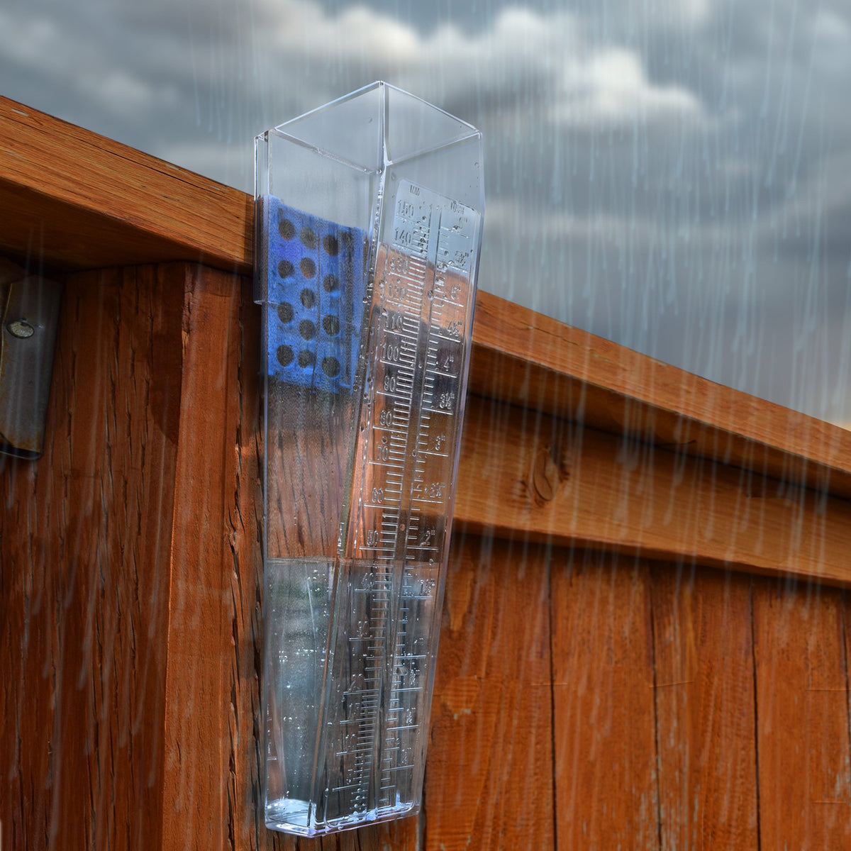 OUTWEST TRADING heavy-duty outdoors gauge, built to withstand harsh weather.