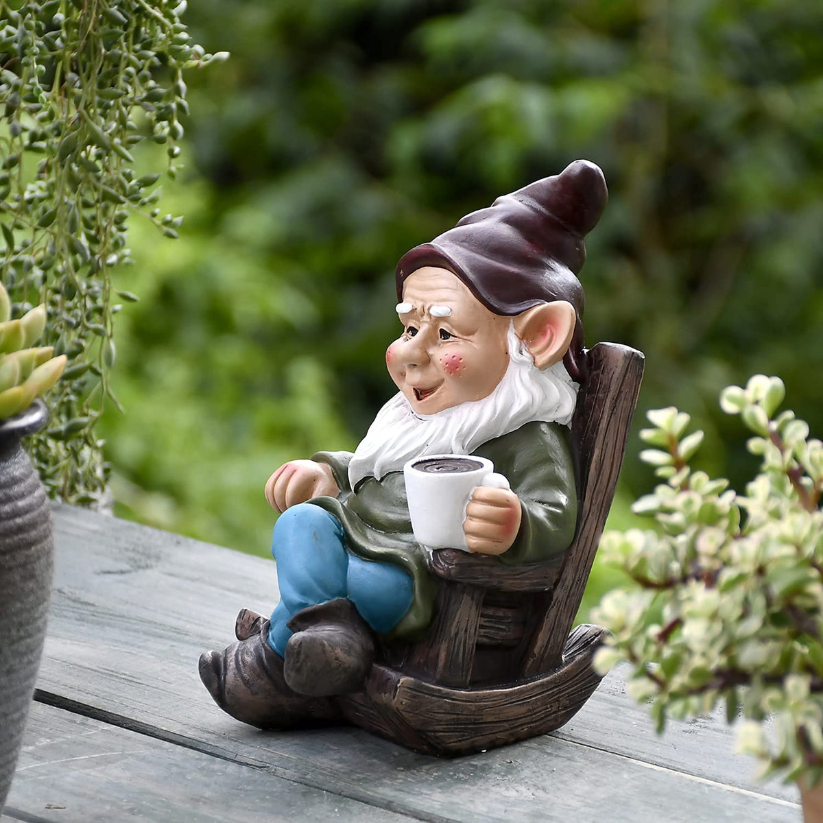 OwMell gift-ready gnome decor for garden lovers and collectors.