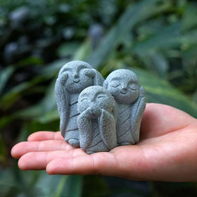 OwMell Jizo statue designed for indoor-outdoor display with versatile placement.