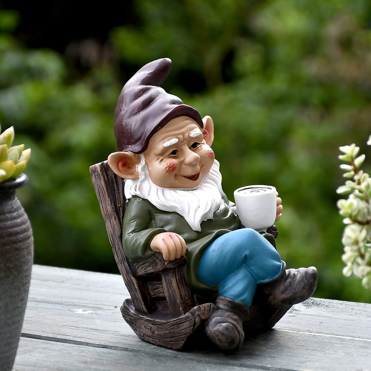 OwMell resin gnome statue is weather-resistant for durable outdoor decor.