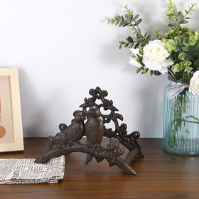 OwnMy heavy-duty cast iron construction for lasting outdoor use