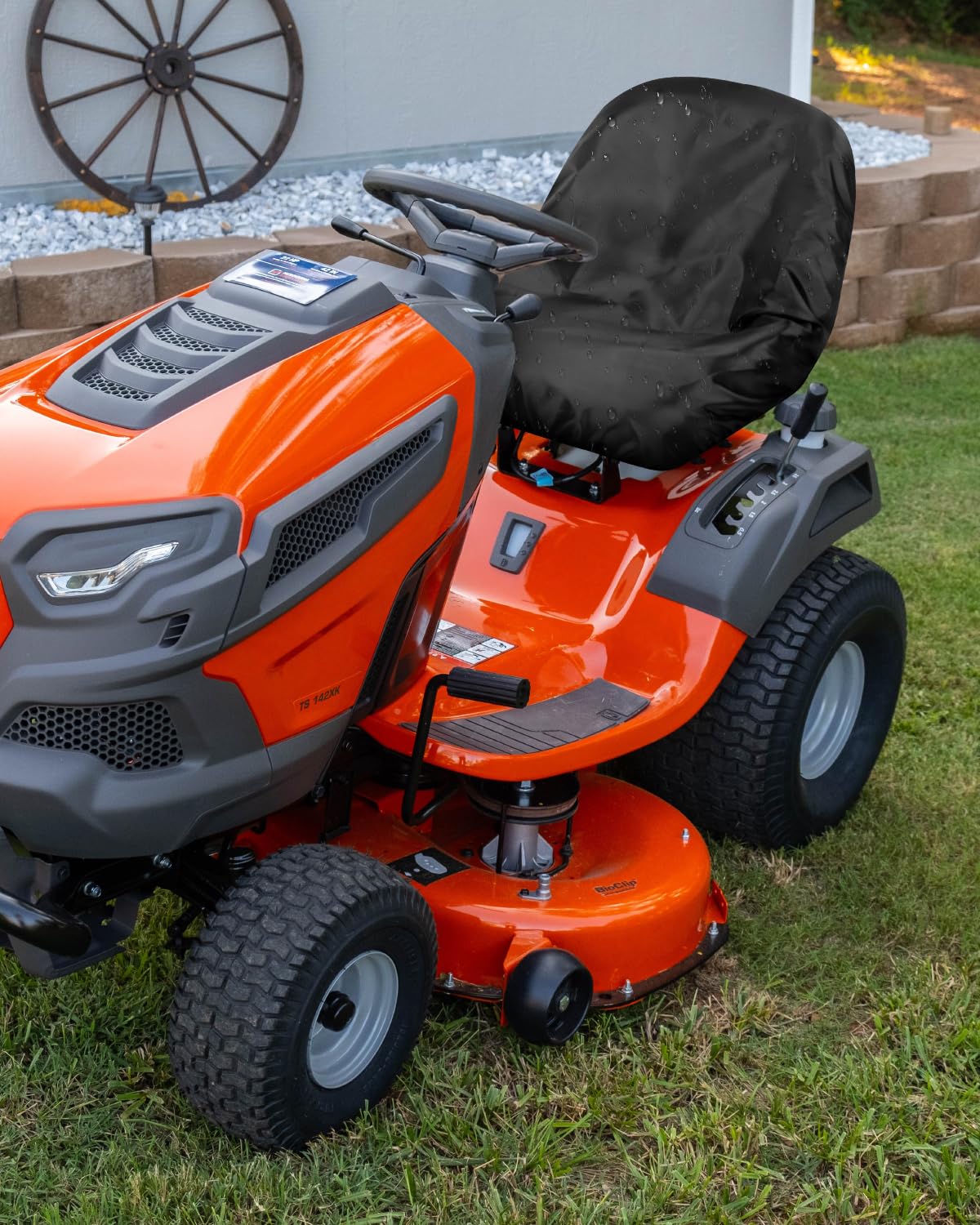 PACETAP heat resistant seat cover endures sun and engine heat.