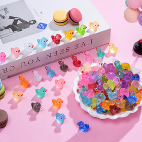 PAPPYN-A desk display mini ducks add whimsy to desks and shelves.