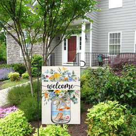 parrekek flag-sleeve-top-hanging enables easy installation on porches or fences