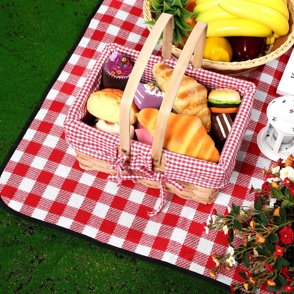 Patelai basket with lid open, ready to pack meals