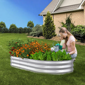 Easy assembly with nuts and bolts for the Patiobay bed