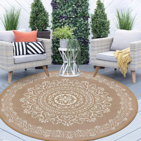 Pauwer outdoor rug cleans easily with hose or damp cloth