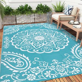 Pauwer outdoor rug is versatile for garden, patio, RV, and picnics.