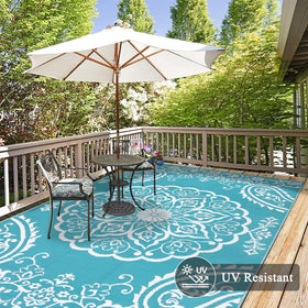 Pauwer UV-coated outdoor rug preserves color against sun fading.