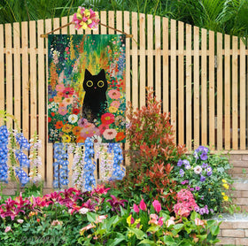 PAXMATE Large burlap yard flag adds seasonal charm to outdoors