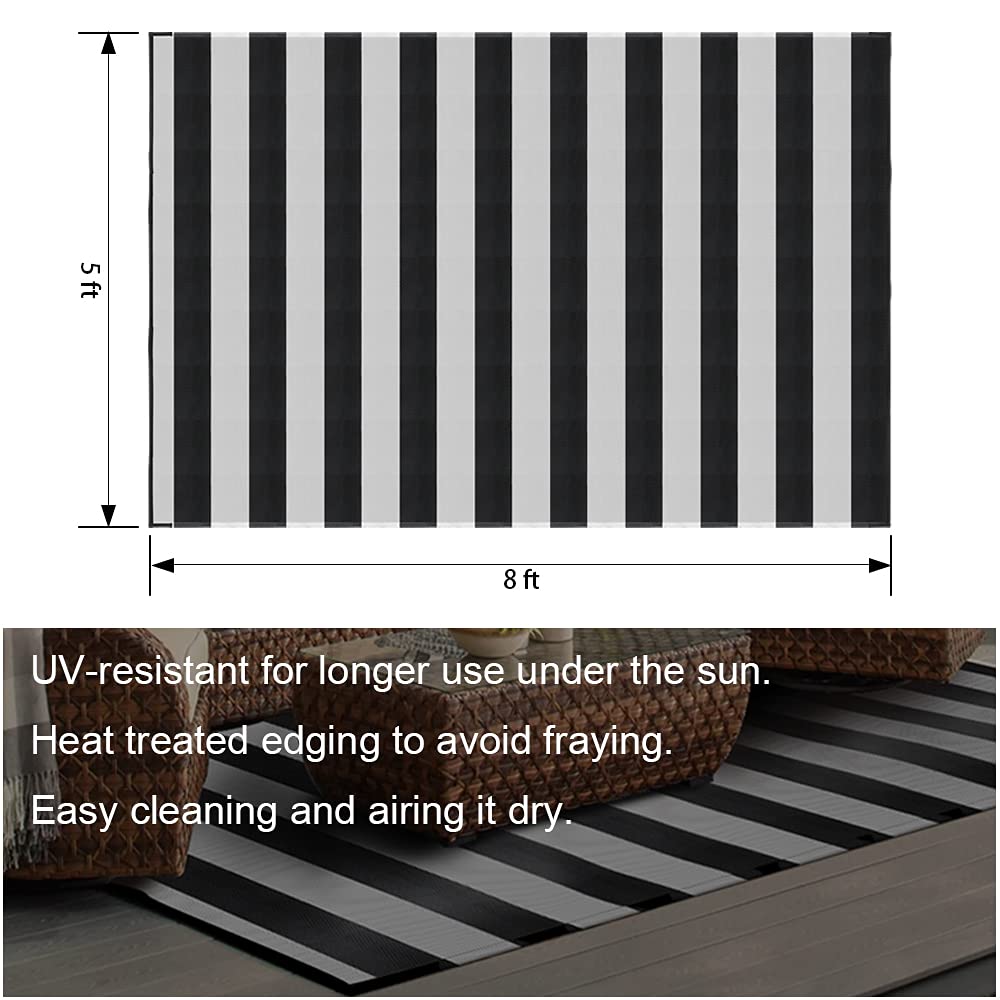 Pcinfuns UV-stabilized outdoor rug maintains color in sunlight.